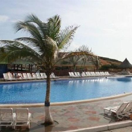 Готель Portofino Complex Playa El Agua Екстер'єр фото