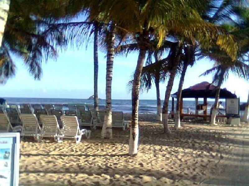 Готель Portofino Complex Playa El Agua Екстер'єр фото