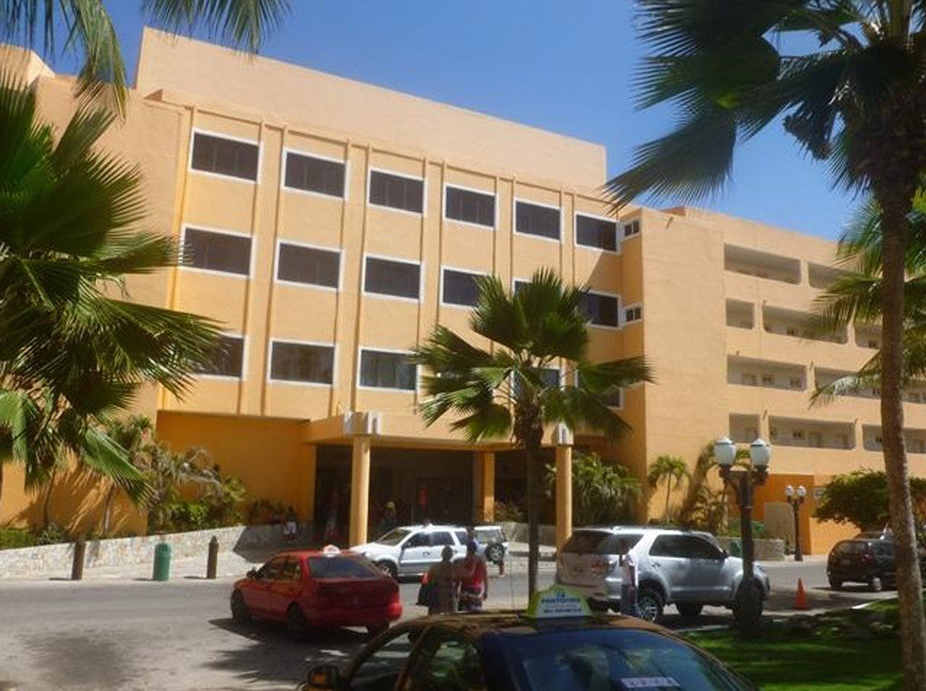 Готель Portofino Complex Playa El Agua Екстер'єр фото