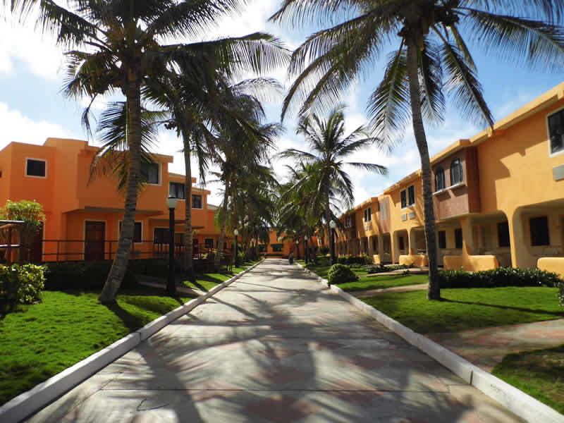 Готель Portofino Complex Playa El Agua Екстер'єр фото